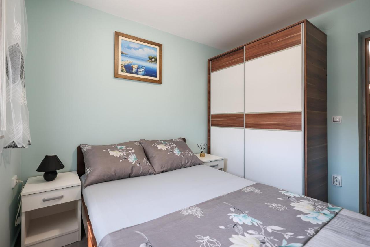 Two Bedroom Sunset Apartment *