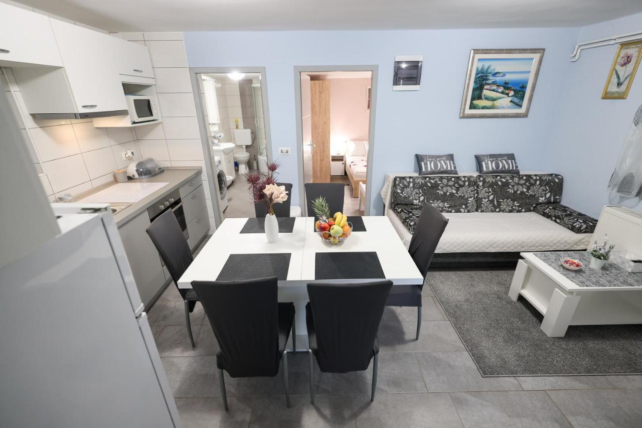 Two Bedroom Sunset Apartment *