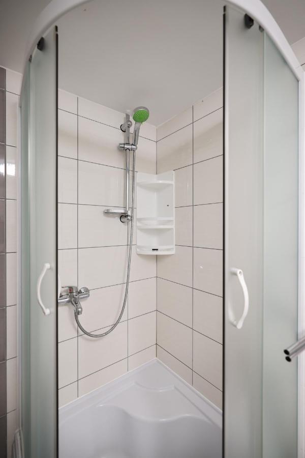 Two Bedroom Sunset Apartment Vir