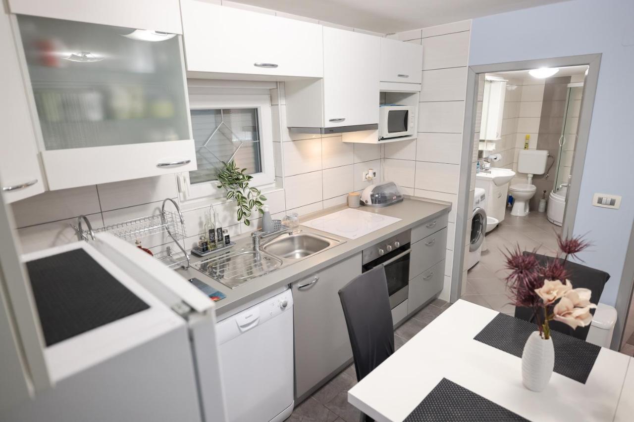 Two Bedroom Sunset Apartment *